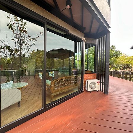 The Beatles Lagoon Chalong Exterior foto