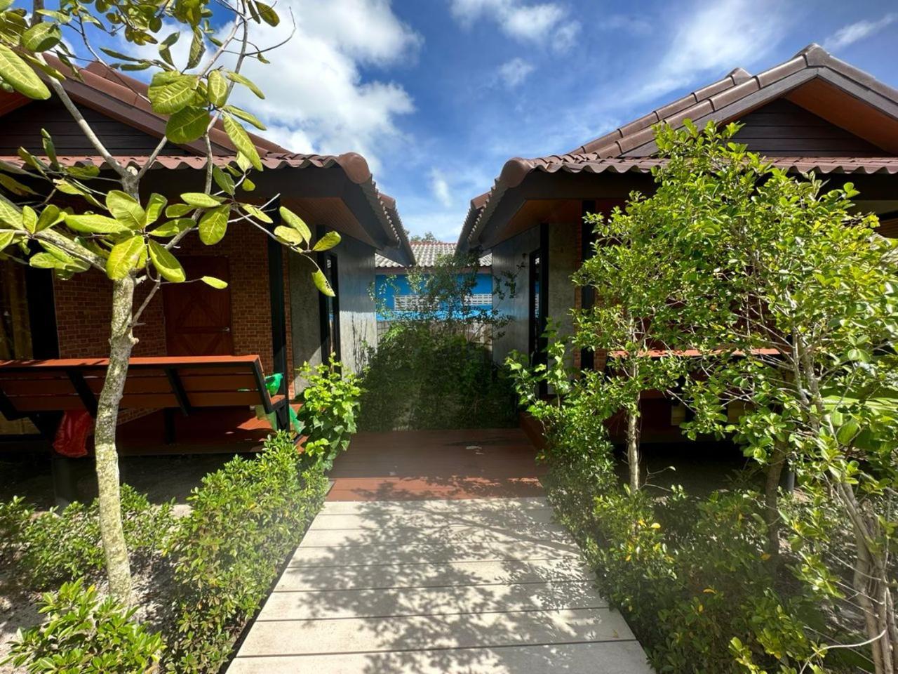 The Beatles Lagoon Chalong Exterior foto